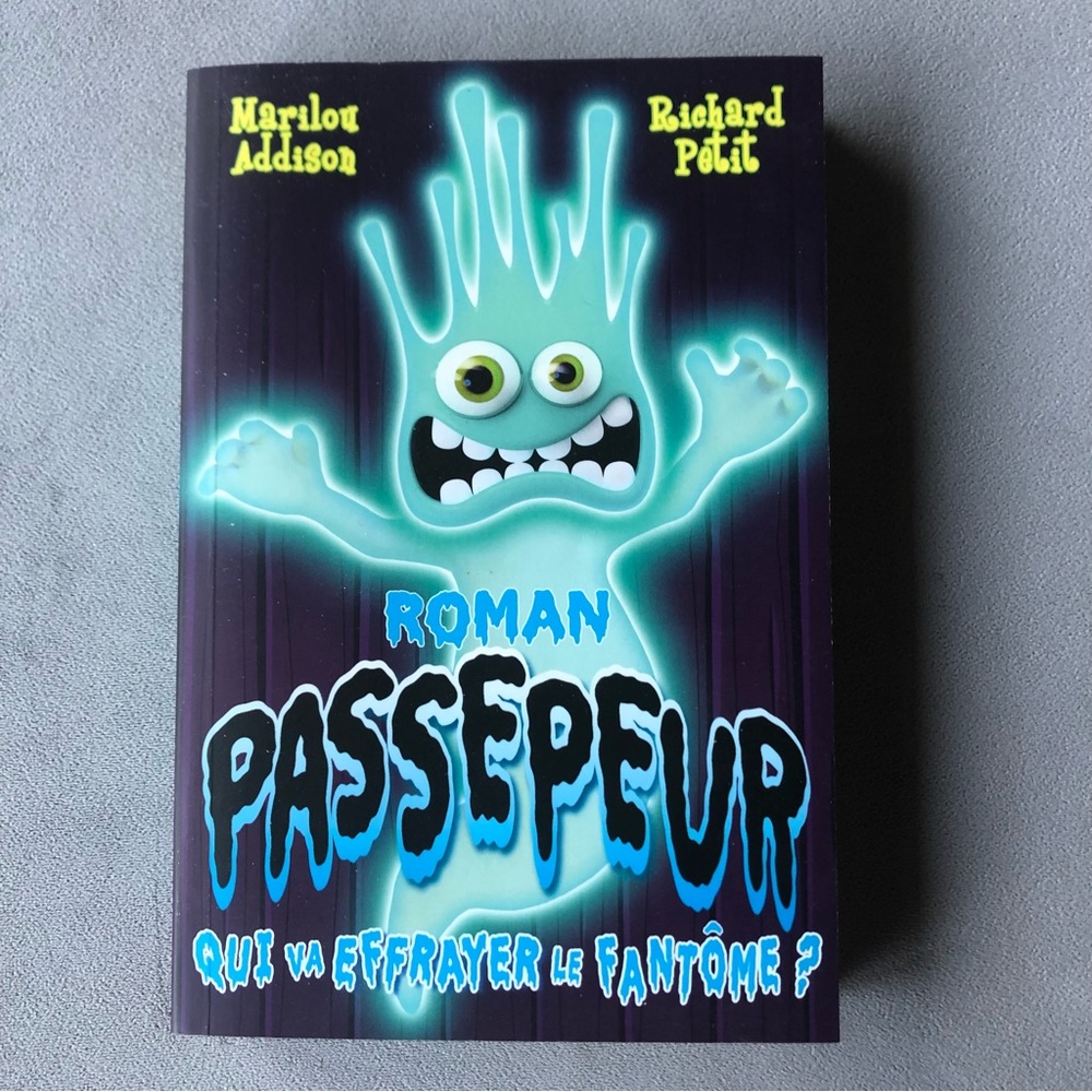 FRENCH ~ Roman Passepeur ~ Qui va effrayer le fantome?